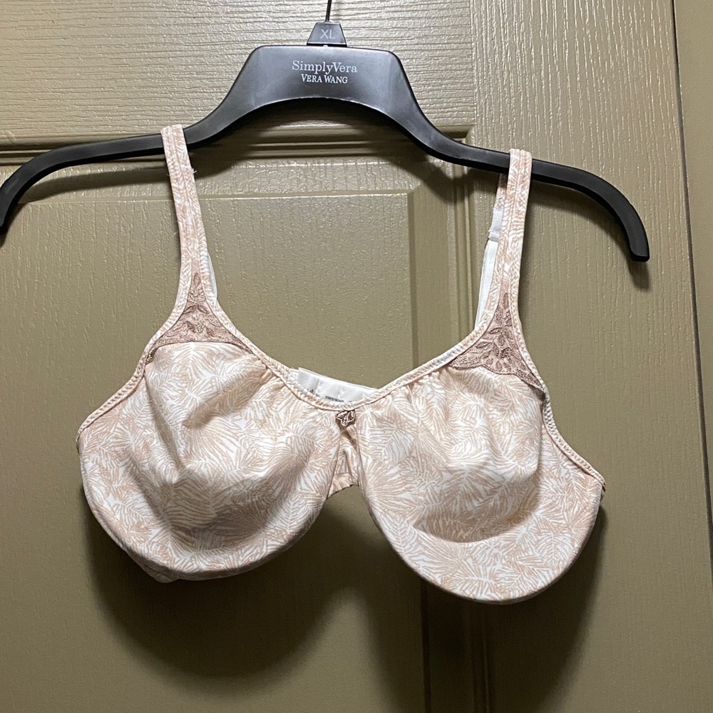 Bali Bra 36C
NWOT
Never worn